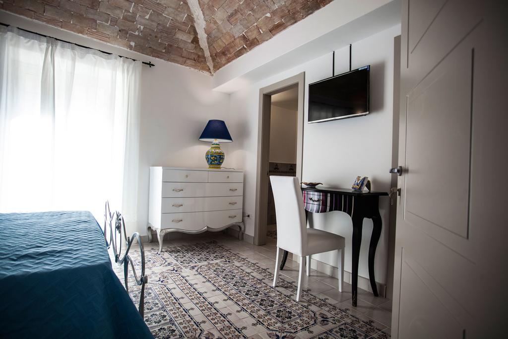Palazzo Pagliaro Hotel Santo Stefano di Camastra Exterior photo
